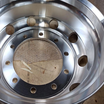 143.1mm PCD Κωνκώδης σχεδιασμός Aluminium Alloy Wheel για ανταλλακτικά λεωφορείων Zhongtong